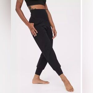 Aerie Black Women's high waisted joggers size small NWT